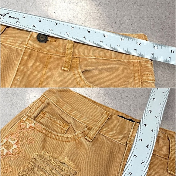 Hollister High Rise Short-Shorts - Picture 4 of 4